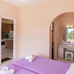 Dora Pagoi 2 *