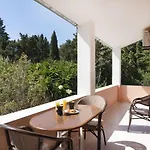 Dora Pagoi 2 * Agios Georgios Pagon